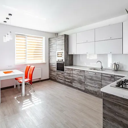 в новобудові, газова 5а Apartamento Leópolis